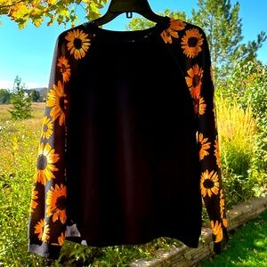 Sunflower Longsleeve Top NWOT